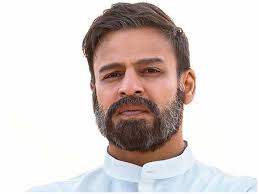 Vivekh, better known as vivek is an indian film actor, comedian, television personality, playback singer and activist working in the tamil film industry. Vivek Anand Oberoi Sports Nine Looks In Pm Narendra Modi The Film Hindi Movie News Times Of India
