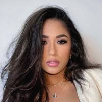 Teresa Arocha's Instagram, Twitter & Facebook