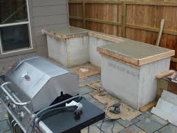 how to build outdoor kitchen cabinets?