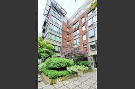 This 1 bedroom with an office features hardwood floors, gourmet kitchen with granite counters & top of the line kitchenaid stainless steel appliances. Duncan Place Condominiums Seattle Wa Homes For Sale Real Estate Neighborhoods Com