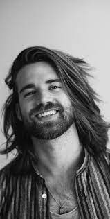 24 Most Versatile Hairstyles For Men With Straight Hair Hairstyles 2020 Hair Styles Mens Hairstyles Straight Hairstyles