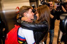 Belgium's remco evenepoel said he had tears in my eyes as he made an emotional comeback at the giro d'italia, as italy's filippo ganna won the opening time trial in turin. Van Evenepoel De Jeugdhelden Van Evenepoel Philippe Gilbert Usain Bolt En Zijn Ouders