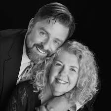 What churches in Dahlonega have an active youth ministry?