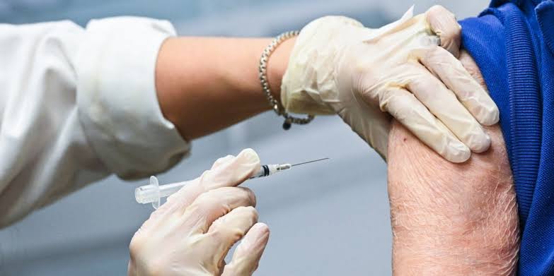 FDA approves 1st mRNA flu shot, from Moderna