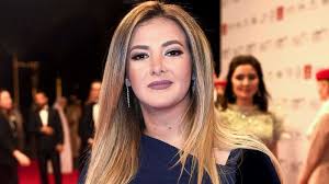 دنيا سمير غانم تغني تتر لهفة وبدل الحدوتة تلاتة بشكل مختلف. 6vh1vyb0q6j4um