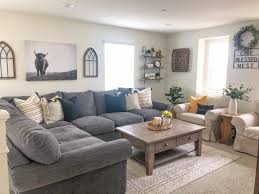 Feb 21, 2021 · this season the classic farmhouse sits front and center for outdoor inspiration, and where better than the front porch to show off some rustic charm? The 60 Best Farmhouse Living Room Ideas Interior Design