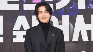 Lee dong wook's on the air. Lee Dong Wook Looks Like A Total God In His All Black Attire At The Because I Want To Talk Press Conference Inkistyle