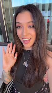 Why did a lover girl move to sin city ? Who knows but it's for the plo...