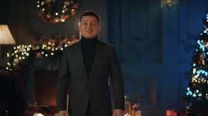 Оно длилось 13 минут и выглядело довольно необычно для главы государства. Vpervye V Set Slili Novogodnee Obrashenie Prezidenta Ukrainy Zelenskogo