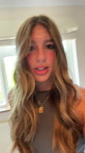 Isabelle Ash's Instagram, Twitter & Facebook