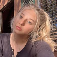 Isabella Porter's Instagram, Twitter & Facebook