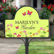 Add custom painted wooden letters on fence pickets and make garden stake quoted art signs, stencil the old wooden boards for custom letters and then mount a rake to get an art piece for garden wall along with a garden tool rack, get inspired of the given model that is amazingly beautiful! Floral Welcome Personalized Garden Yard Stake