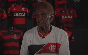 Segundo informações do corpo de bombeiros, o acidente aconteceu por volta das 23h. Com Covid 19 Idolo Do Flamengo E Ex Corinthians Morre No Rj Jovem Pan