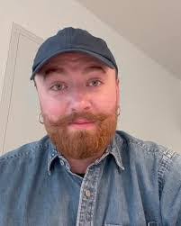 Roxanne Pyle's Instagram, Twitter & Facebook