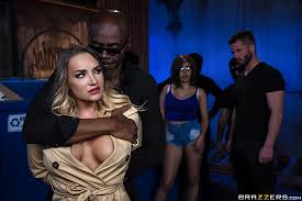 ▷ Cali Carter В The Exxxceptions: Episode 1 (Фото 4) | Brazzers