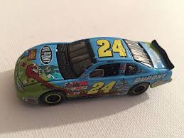 Authentic nascar diecasts are at the official nascar store. Nascar Jeff Gordon 24 Dupont Looney Tunes Rcca 1 64 Elite 2002 1 Of 4008 Action Montecarlo Nascar Jeff Gordon Diecast