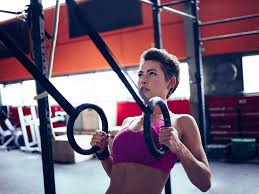 That's why we tapped makeup and hairstylist amanda holley for three easy styles that are totally gym—or night out—appropriate. 4 Best Sporty Hairstyles For Short Hair