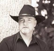 Tara Mull's Instagram, Twitter & Facebook