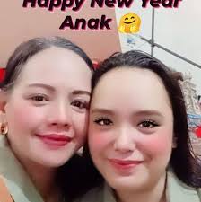 DUBAI CHOCOLATE STYLE Wais na Valentine's Gift? 🌹🍫 Gusto mo mag-Dubai  Chocolate pero naka-budget? We got you! Our Pistachio Dubai Chocolates are  currently