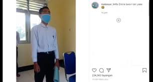 Sudharnoto lirik lagu garuda pancasila. Waduh Viral Pria Nyanyi Lagu Garuda Pancasila Nyasar Ke Balonku Ada Lima