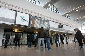 Dotate cu ac , capacitatea locului destinat bagajului este de 510 l. ExcitaÅ£ie Cantitatea VanzÄƒrilor Burgundia Aeroport Otopeni Interior Scrumtips Org