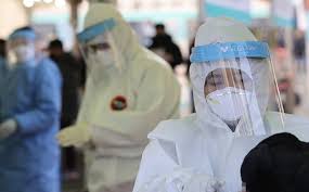 سرویس رایگان google کلمه‌ها، عبارت‌ها، و صفحه‌های وب را از زبان انگلیسی به بیش از ۱۰۰ زبان دیگر و برعکس ترجمه می‌کند. R H0eeemtl0vmm