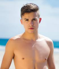 Résultat de recherche d'images pour "hot guy"