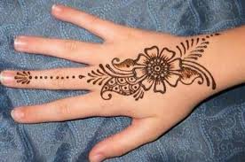 Gambar henna yang bagus tapi simple. Buvlm9mityur8m
