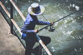 They allow air to circulate freely to help keep you cool, the some brands of fishing hats are equipped with buttons on the side, such as boonie hats and bucket hats, that allow you to fasten the brim to the. Best Fishing Hats For Sun Protection In 2021 Fishmasters Com