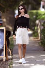 Emily Ratajkowski August 23 2020 In 2020 Emily Ratajkowski Celebrity Street Style Emily Ratajkowski Outfits