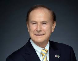 Deputy prosecutor ordered to keep distance from defense lawyer