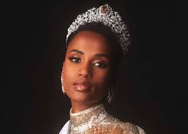 She is also the third woman to earn the title for south africa. South Africa S Zozibini Tunzi Crowned Miss Universe 2019 Brproud Com