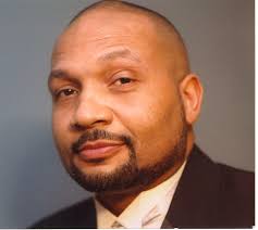 Robert Ursery's Instagram, Twitter & Facebook