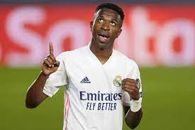 viˈnisjus ˈʒũɲoʁ), is a brazilian professional footballer who plays as a winger for spanish club real madrid and the brazil national team. Real Madrid Vinicius Junior Erlegt Liverpool Richarlison Gefallt Das