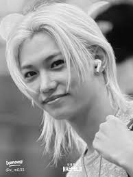 How Felix from Stray Kids Builds His Impressive Abs: Fitness Insights