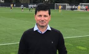 Uno de ellos fue tomás ernesto pineda nieto, entonces jugador de alianza y una de las promesas bajo los tres palos en aquella época del fútbol cuscatleco, ya que apenas tenía 24 años y le quedaba una gran carrera por delante. Alex Pineda El Formador De Talentos Que Quiere Trascender Como Entrenador Proceso Digital