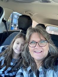 Rebecca Hanselman's Instagram, Twitter & Facebook