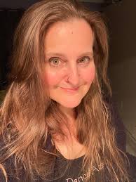 Jeanie Walker's Instagram, Twitter & Facebook