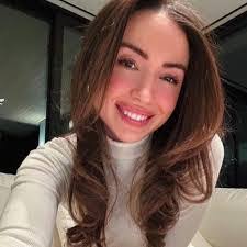 Carly Hackett's Instagram, Twitter & Facebook