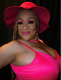 Tracey Simmons's Instagram, Twitter & Facebook