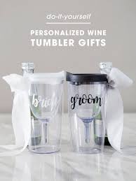 How to make glitter tumblers ombre with decals of your own handwriting! These Diy Personalized Wine Tumblers Are The Cutest