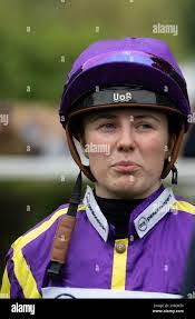 Maureen Pennington's Instagram, Twitter & Facebook