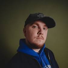 Lewys Jones (@_LewysJones)