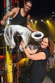 Check spelling or type a new query. Renata Ceribelli Posa Com O Filho Rodrigo Que Trabalha No Circo Famosos Extra Online