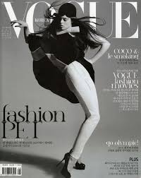 Black And White Fashion Magazine Cover Choosing The Cover Shot Usually When Models Go In For An Editorial Shoot We Take A Couple Hundred Pictures Fashion Model Poses Vogue Poses High Fashion Poses