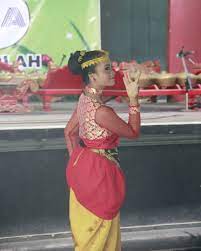 Gerak yang disampaikan tidak memperhitungkan makna khusus atau tujuan dari gerak tari itu sendiri. Ekspresi Seni Tari Seni Budaya Smaga