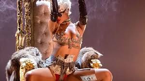 Rihanna şi-a Lansat Cel Mai PORNO Clip Pour It Up | VIDEO | Libertatea