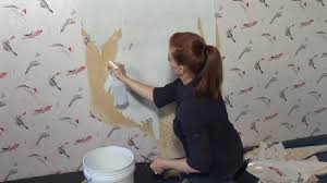 Kamar tidur yang baik adalah tempat di mana kita bisa merasa nyaman dan maksimal untuk beristirahat. Cara Cerdas Memasang Wallpaper Dinding Pada Dinding Lembab