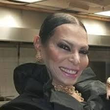 Mandei uma série de mensagens para o telefone da cristina ferreira e ela não me respondeu.e viu, estão lá os dois pontinhos azuis. Jose Castelo Branco Bio Family Trivia Famous Birthdays