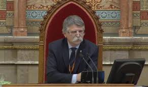 Kövér lászló egyetlen mondatban hibátlanul jellemezte a saját személyiségét. Kover Laszlo Hogy Hivjak Ezt A Faszt Reflektor